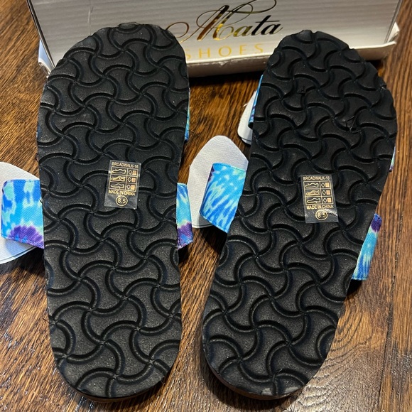 Mata Broadwalk Sandals! Size 8.5. Runs a little big. - Picture 6 of 6